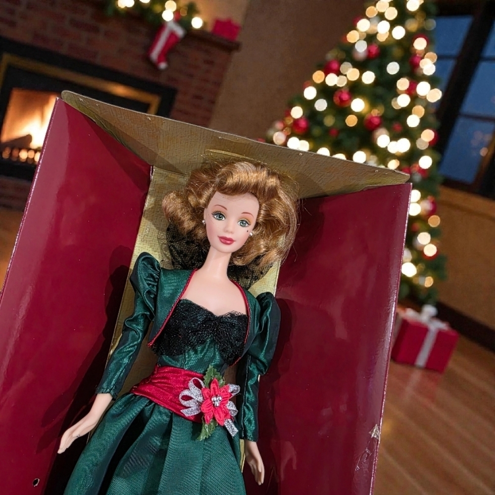 Vintage Barbie 1998 Hallmark Holiday Sensation Homecoming Collector Series